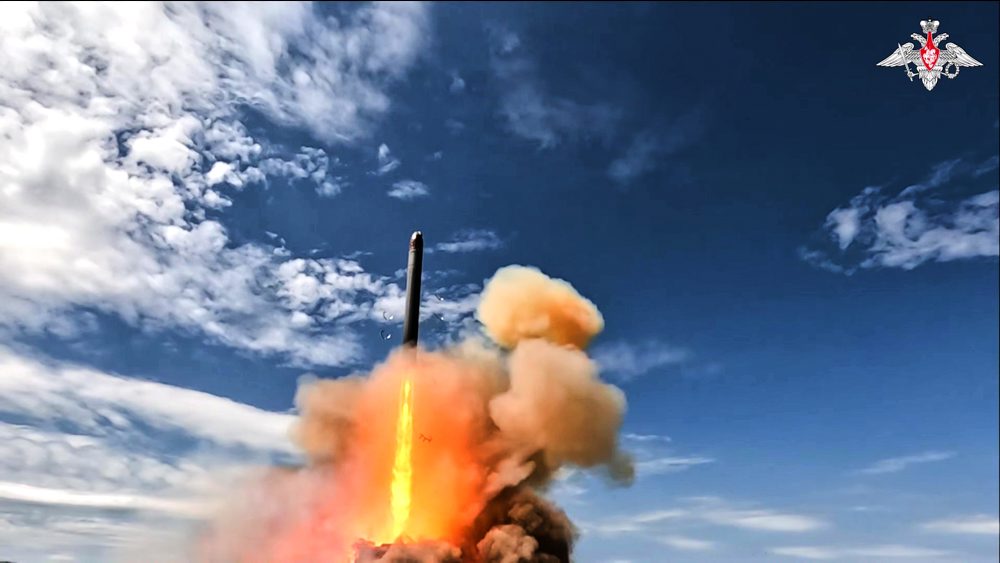Rusko oznámilo úspešný test rakety Sarmat, podľa Putina nemá konkurenciu