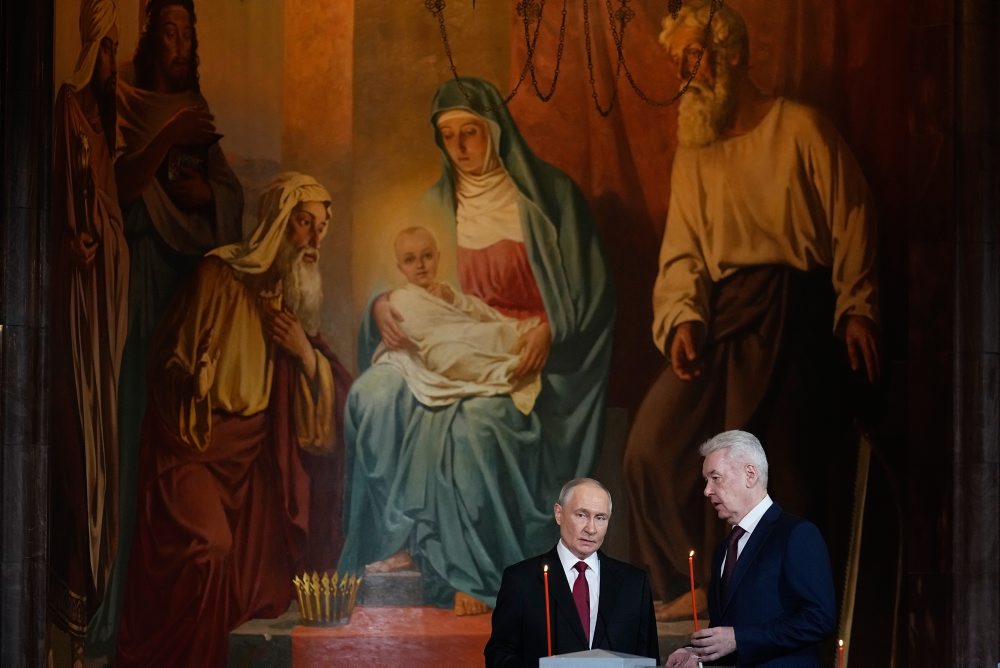 Ruský prezident počas veľkonočnej pravoslávnej bohoslužby