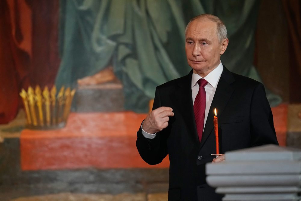 Ruský prezident počas veľkonočnej pravoslávnej bohoslužby