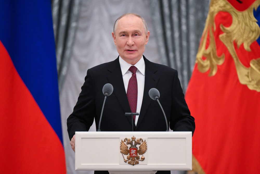 Ruský prezident Vladimir Putin odovzdal v Kremli mladým výskumníkom ceny v oblasti vedy a inovácií