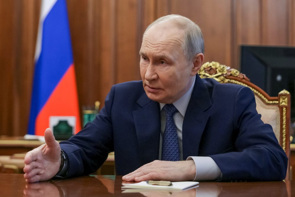 Vladimir Putin sa stretol v Kremli so šéfom Doneckej oblasti Denisom Pušilinom 