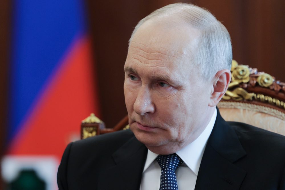Vladimir Putin sa stretol v Kremli s guvernérom Stavropoľskej oblasti Vladimirom Vladimirovom 