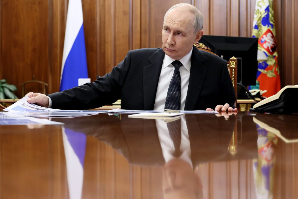 Vladimir Putin sa stretol v Kremli s ruským ministrom dopravy Andrejom Nikitinom