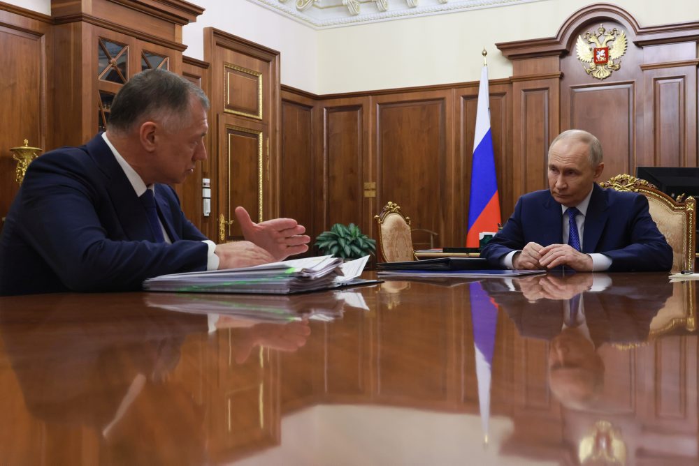 Vladimir Putin sa stretol v Kremli s ruským vicepremiérom Maratom Chusnullinom