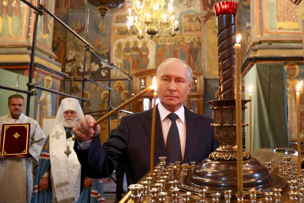 V Katedrále Archanjela v Kremli v Moskve objavili relikvie Svätého veľkého princa Dmitrija Donského, prezrel si ich aj Vladimir Putin