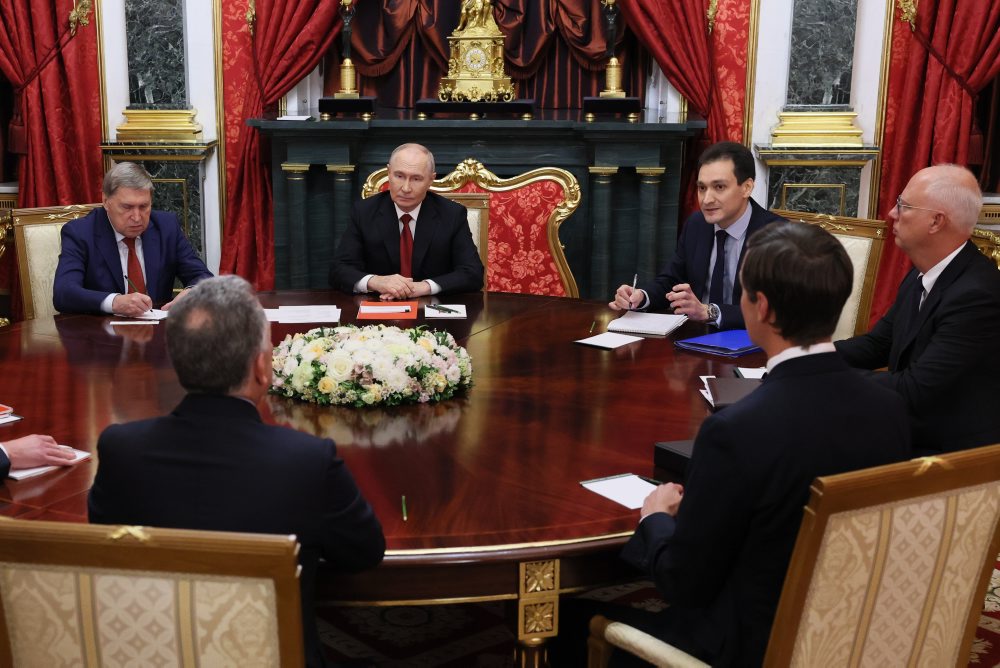 Putin sa stretol s vyslancami USA na rozhovoroch o mieri na Ukrajine