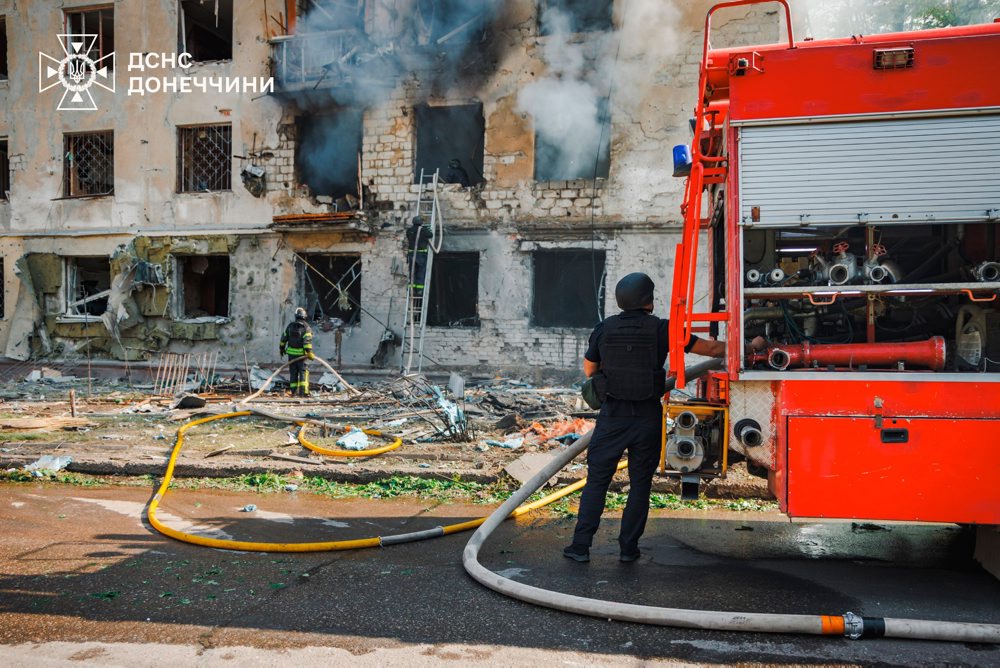 Ruské raketové a dronové útoky za bieleho dňa zabili štyroch ľudí