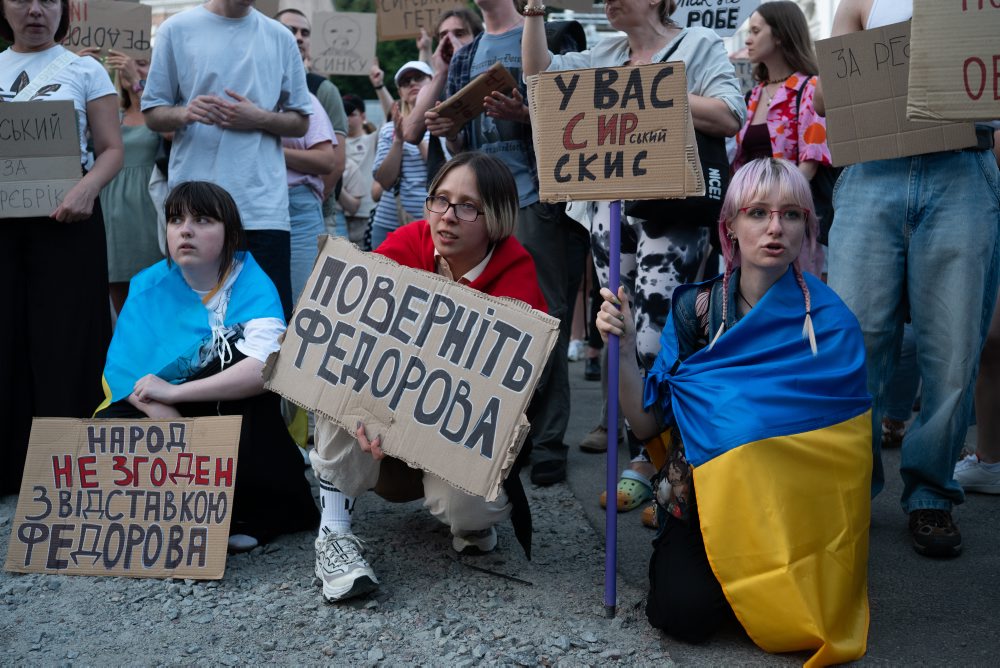 Protest proti odvolaniu ministra obrany na Ukrajine 