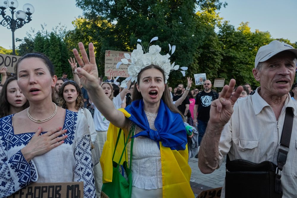 Protest proti odvolaniu ministra obrany na Ukrajine 