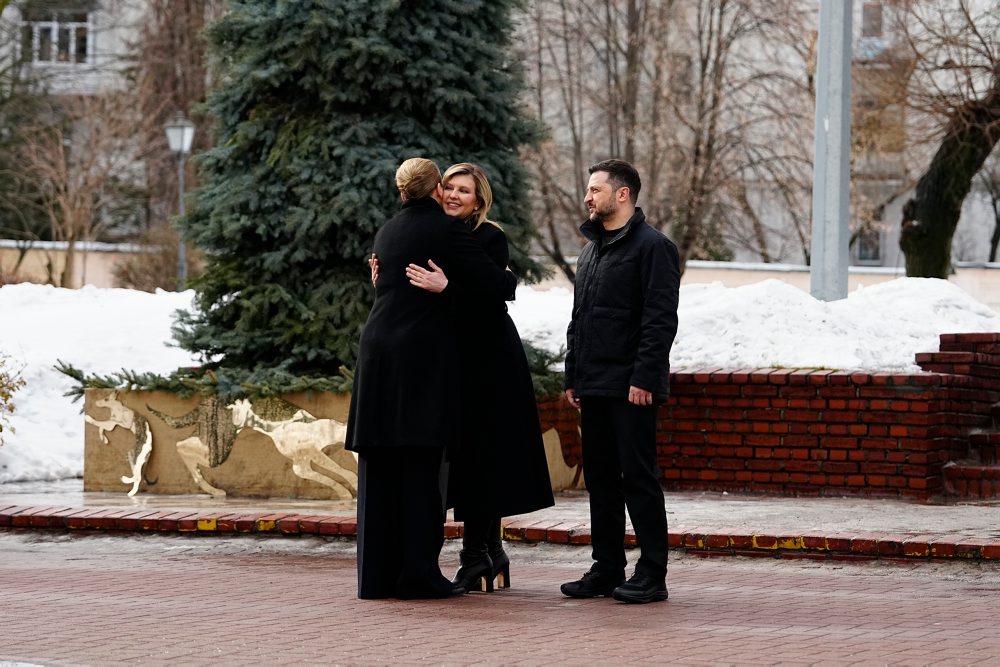 Dánska premiérka Mette Frederiksenová pricestovala vlakom do Kyjeva, stretla sa s prezidentom Volodymyrom Zelenským