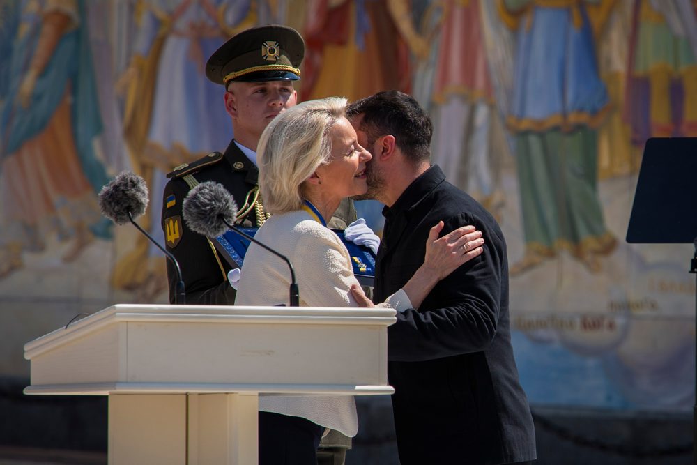 Von der Leyenová na Ukrajine 
