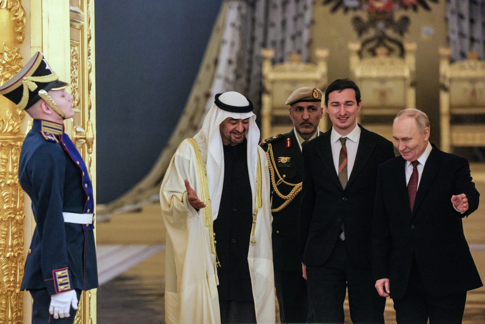 Prezident Spojených arabských emirátov, šejk Muhammad bin Zajíd Al Nahjan pricestoval na návštevu Ruska, v Kremli sa stretol s Putinom