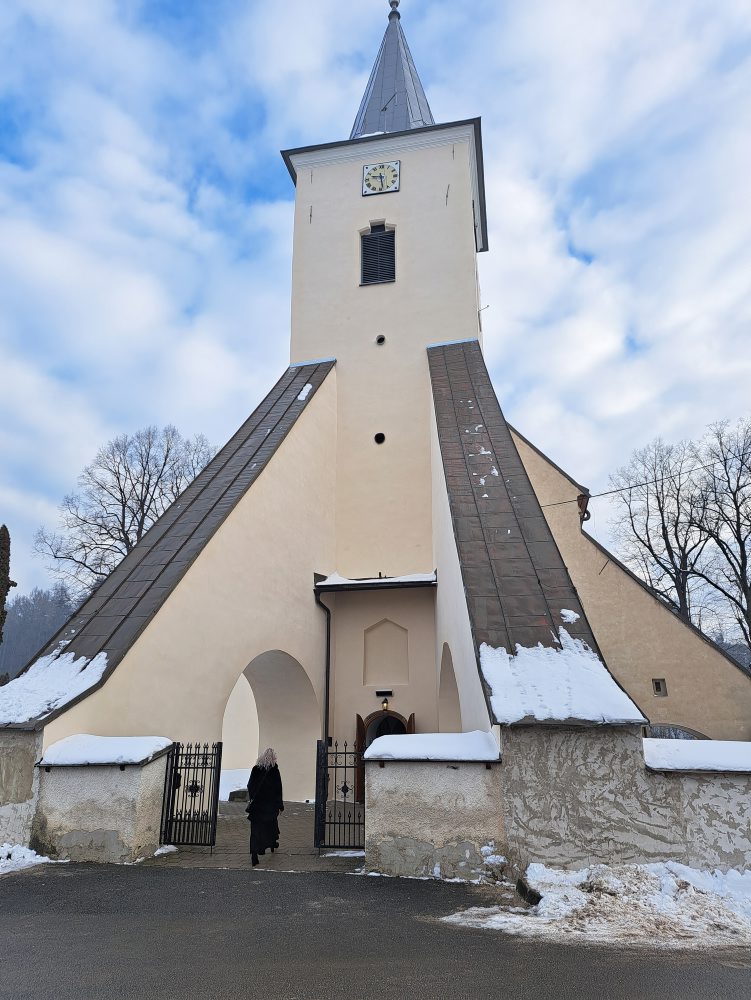 Spišská Stará Ves: Na spomienkovej omši si pripomenuli obete tragédie spred roka