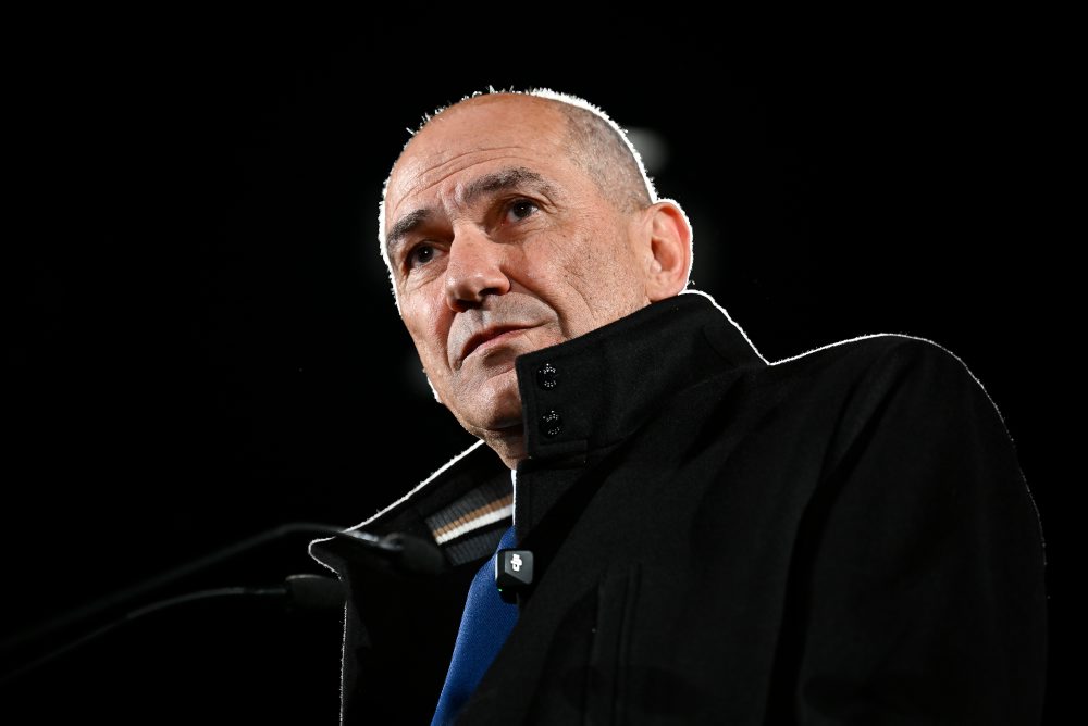 Poslanci slovinského parlamentu navrhli Janša na premiéra 