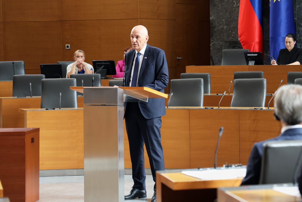 Nový slovinský premiér Janez Janša vystúpil s prejavom pred poslancami slovinského parlamentu