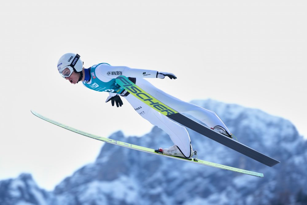 Prvé kolo pretekov SP v skokoch na lyžiach 