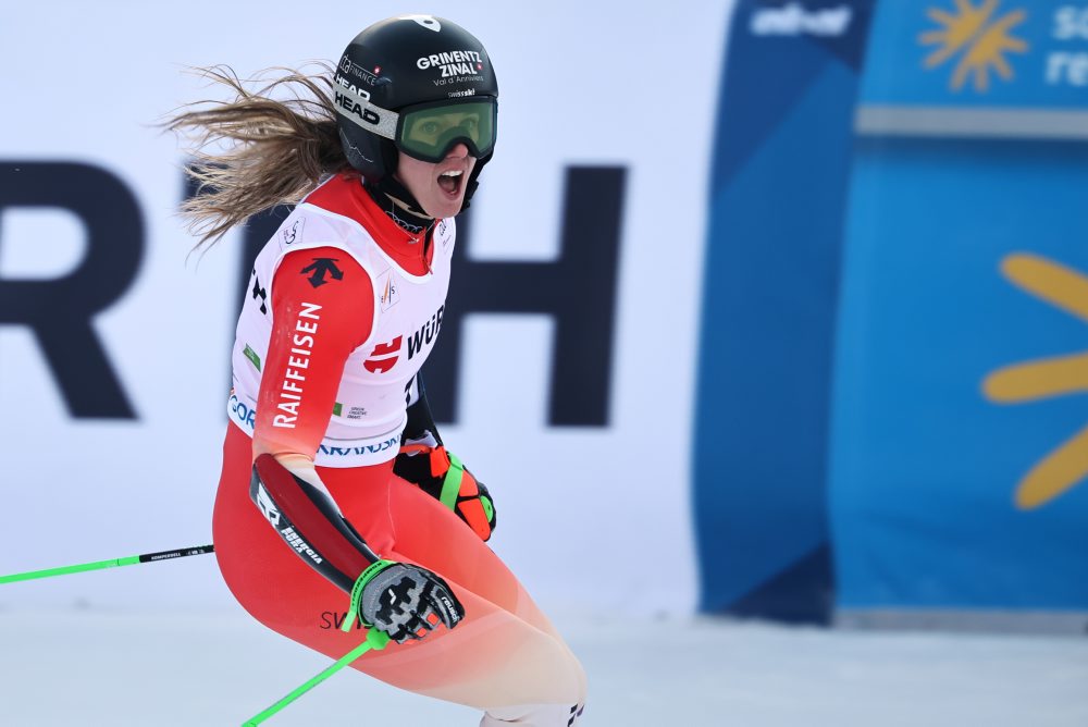 Švajčiarka Camille Rastová vyhrala v obrovskom slalome v Kranjskej Gore