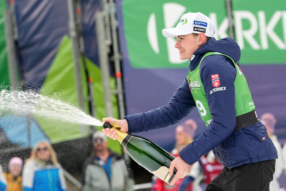 Nór Marius Lindvik vyhral záverečnú súťaž sezóny v Planici