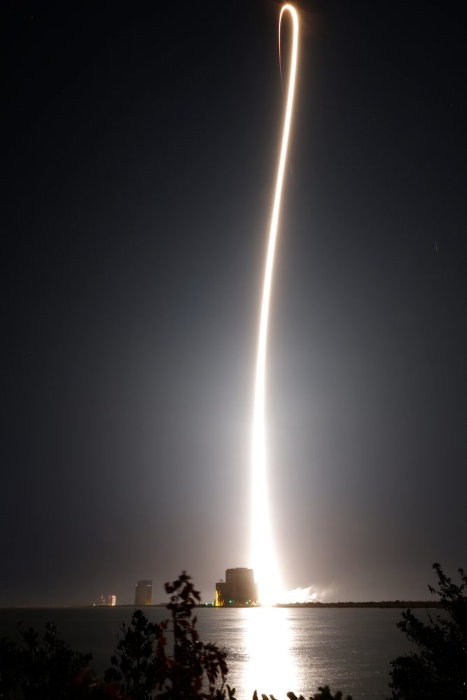 Dvanásty let kozmickej lode Crew Dragon spoločnosti SpaceX s posádkou k Medzinárodnej vesmírnej stanici