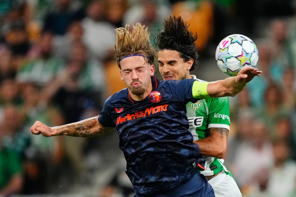 Liga majstrov vo futbale:  Real Betis - Feyenoord Rotterdam