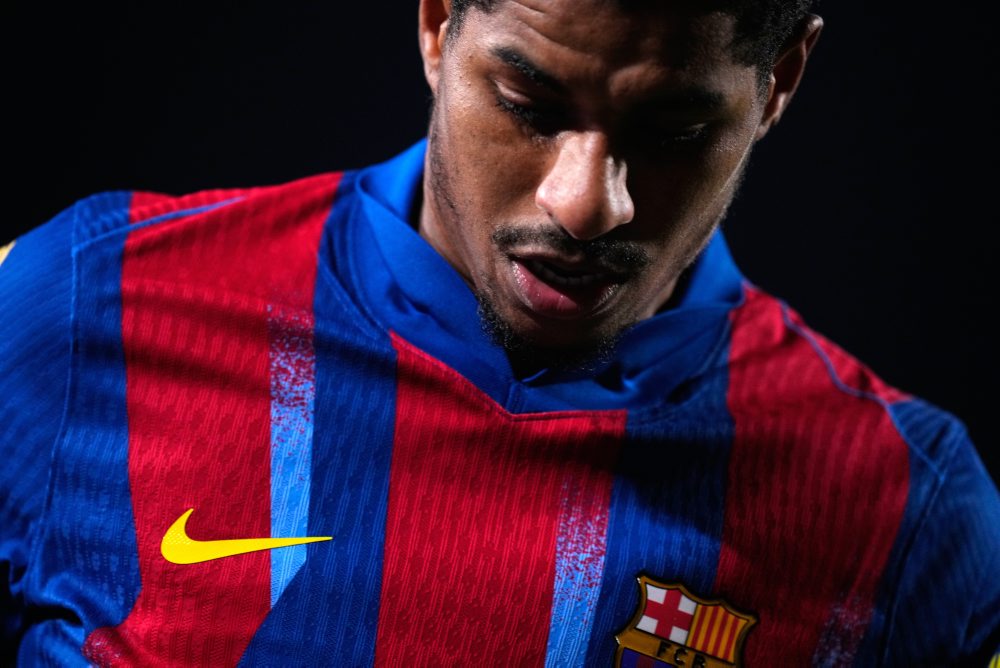 Barcelona v semifinále pohára proti Atleticu bez Raphinhu i Rashforda