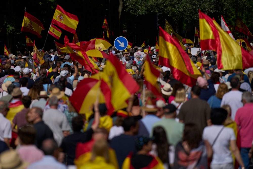 Španieli protestovali v Madride proti vláde premiéra Pedra Sáncheza