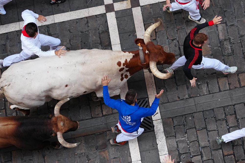 Šiesty beh s býkmi v Pamplone