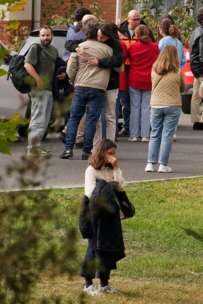 Zrážke vlakov v Španielsku predchádzalo nesprávne rozhodnutie riadiaceho centra