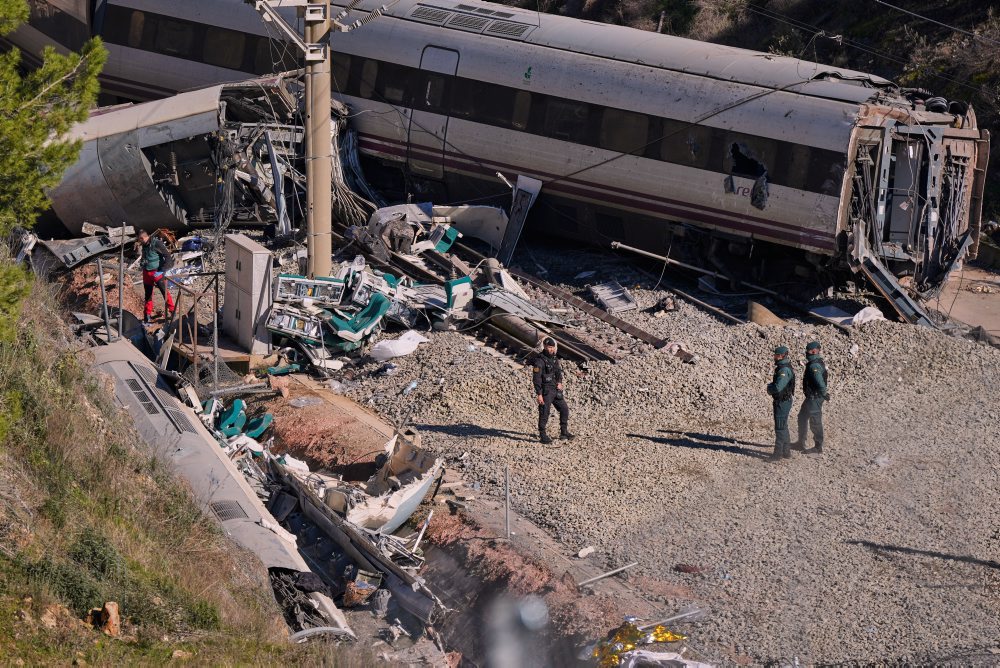 Počet obetí zrážky dvoch vlakov na juhu Španielska stúpol na 41
