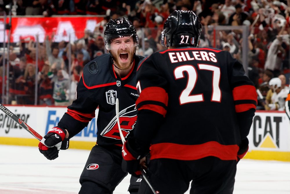 Carolina Hurricanes - Vegas Golden Knights