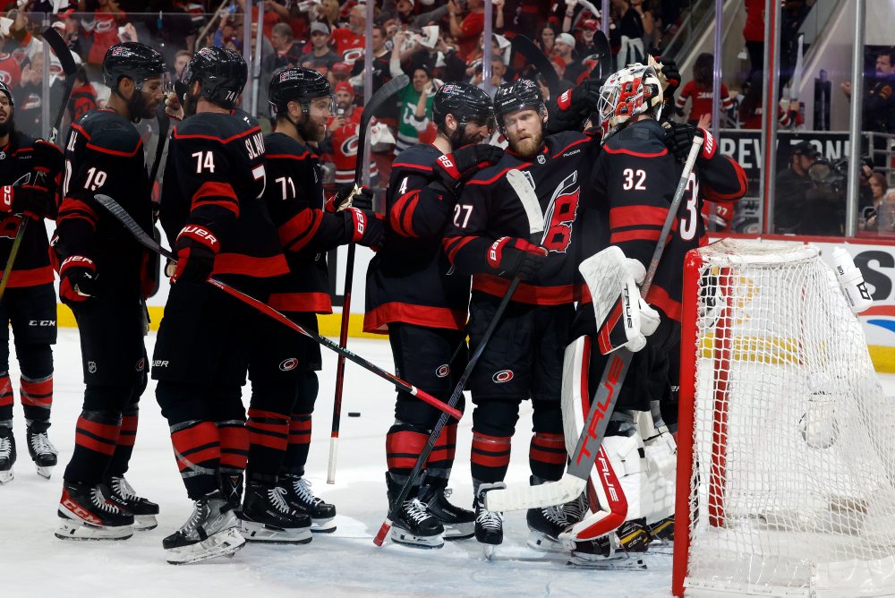 Carolina Hurricanes - Vegas Golden Knights