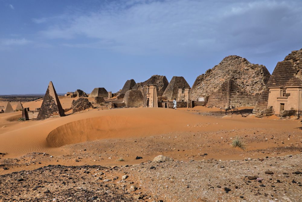Sudánska vojna ohrozuje pyramídy v Meroe