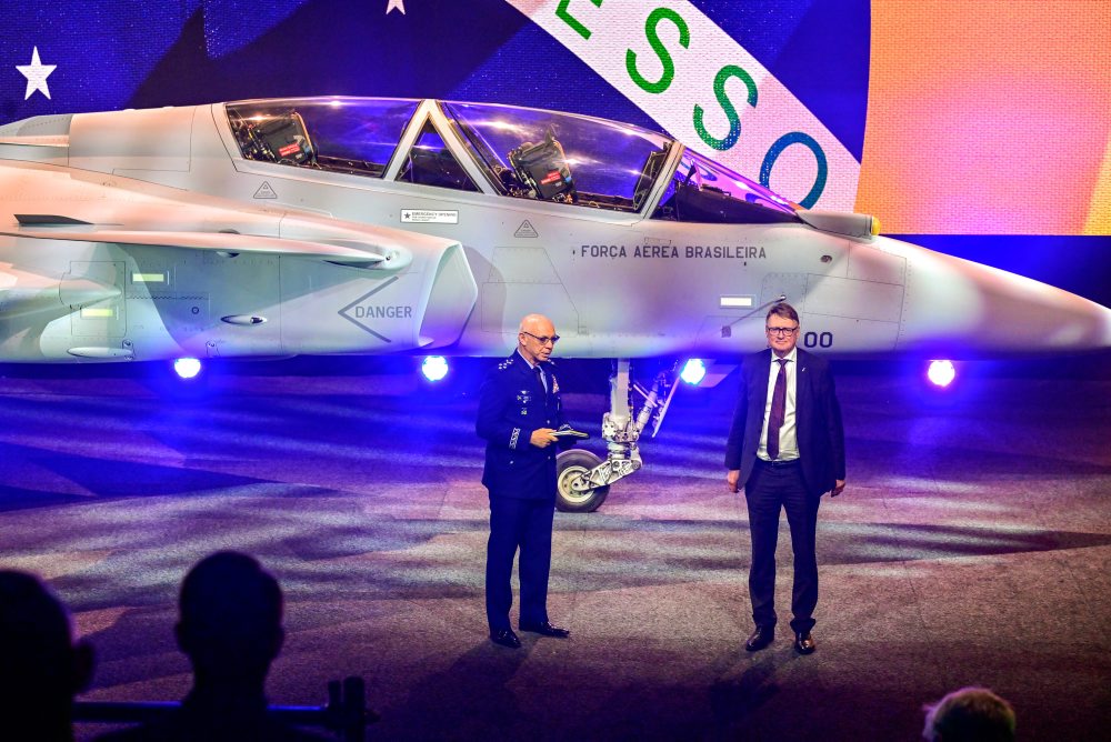 Švédsko odovzdalo Brazílii prvú stíhačku JAS Gripen F 
