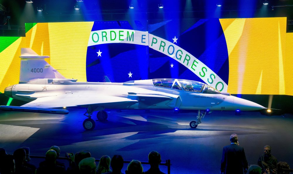 Švédsko odovzdalo Brazílii prvú stíhačku JAS Gripen F 
