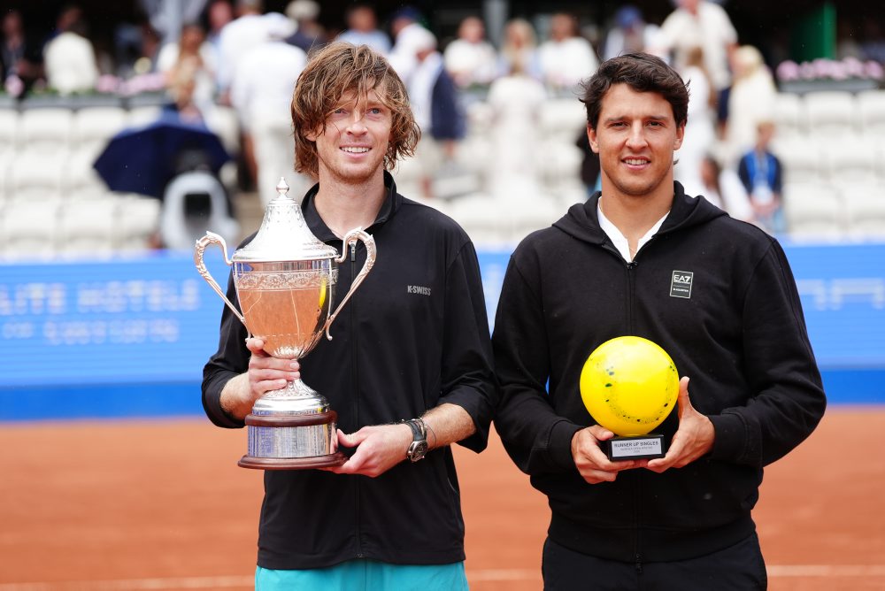 Rus Andrej Rubľov triumfoval na turnaji ATP v Bastade, získal 18. titul v kariére