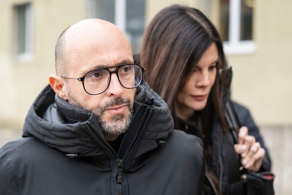 Majitelia vyhoreného baru v Crans-Montane sa postavili pred verejného prokurátora kantónu Valais