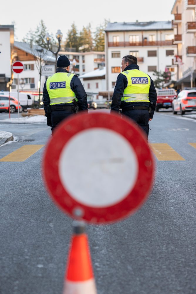 Požiar a explózia v lyžiarskom stredisku vo Švajčiarsku