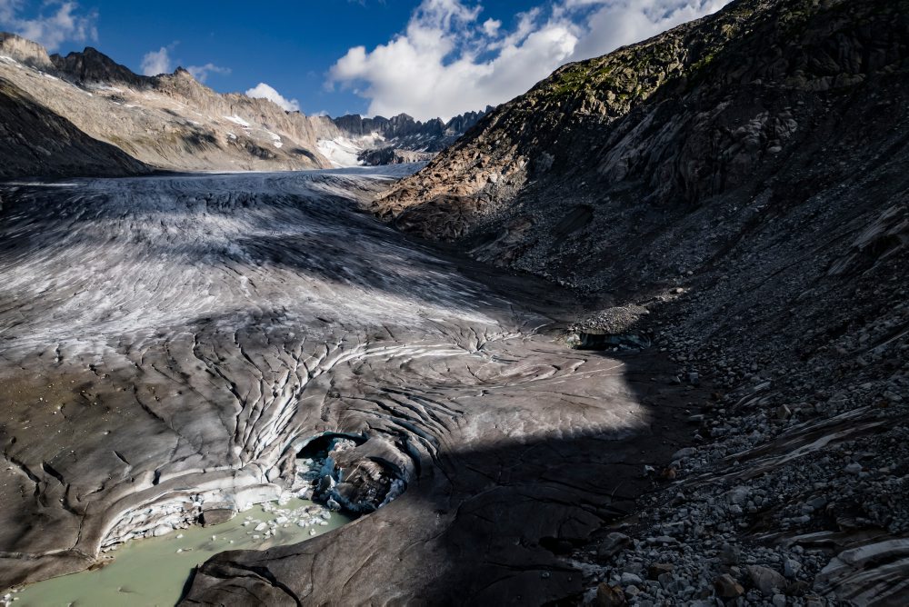 Ľadovec Rhône vo švajčiarskych Alpách 