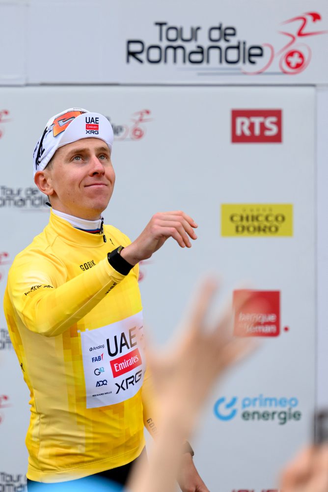 Slovinec Tadej Pogačar vyhral v špurte prvú etapu Okolo Romandie