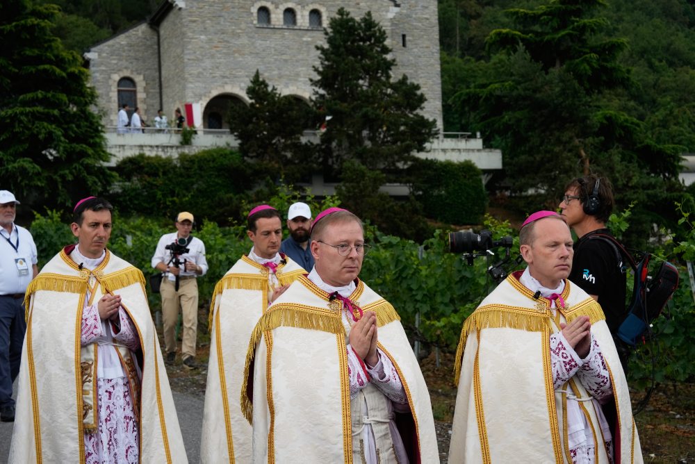 Tradicionalistické Kňazské bratstvo svätého Pia X. vysvätí štyroch biskupov bez povolenia pápeža