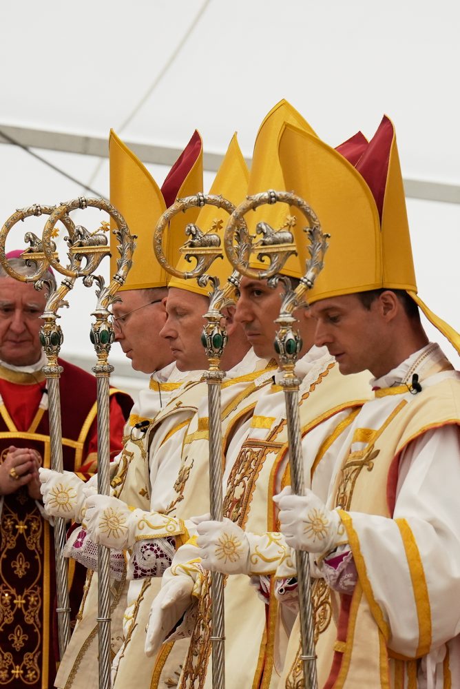 Tradicionalistické Kňazské bratstvo svätého Pia X. vysvätí štyroch biskupov bez povolenia pápeža
