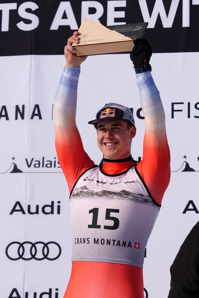 Švajčiar Franjo von Allmen triumfoval v zjazde na domácom svahu v Crans Montane