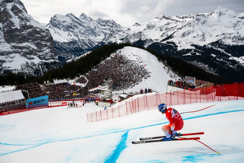 Lyžovanie-SP: Odermatt vyhral zjazd vo Wengene pred Kriechmayrom