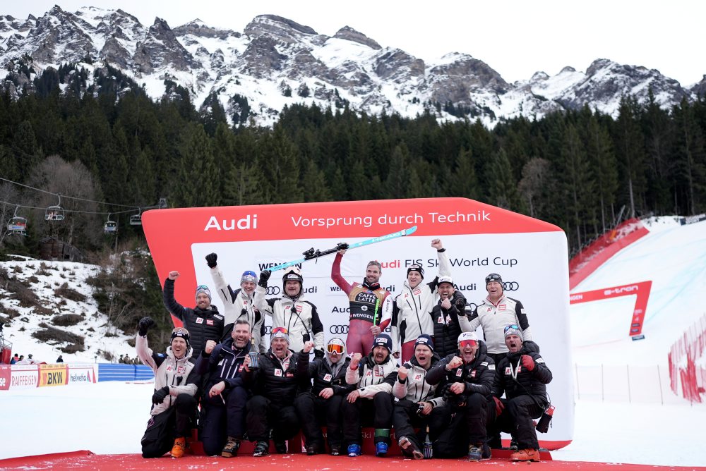 Lyžovanie-SP: Odermatt vyhral zjazd vo Wengene pred Kriechmayrom