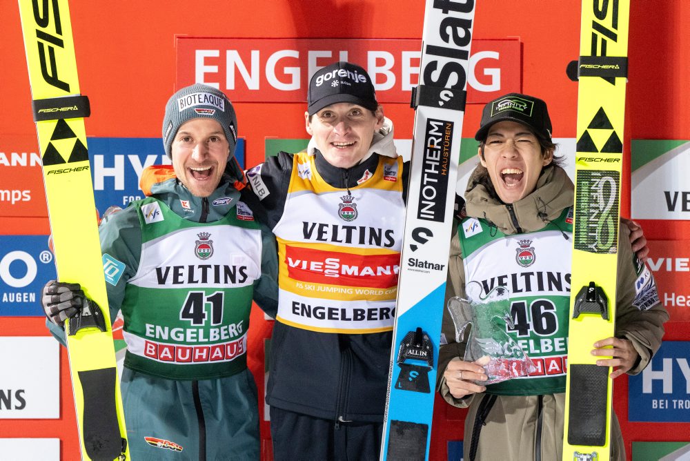 Lyžovanie-skoky-SP: Prevc triumfoval aj v Engelbergu a upevnil si post lídra