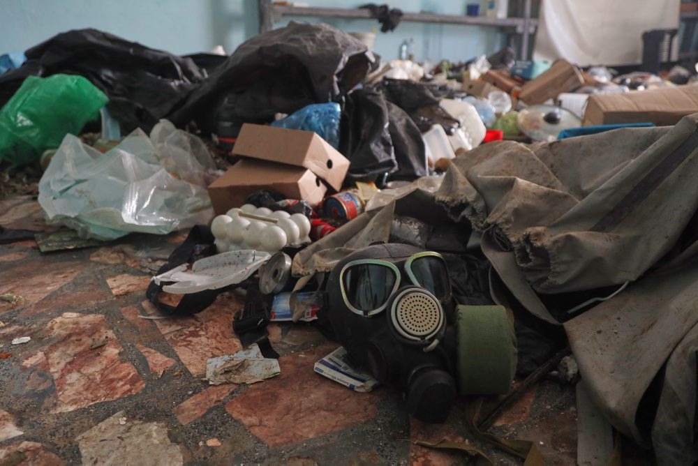 Rusi sa sťahujú z letiska v Kámišlí v Kurdmi ovládanej časti Sýrie