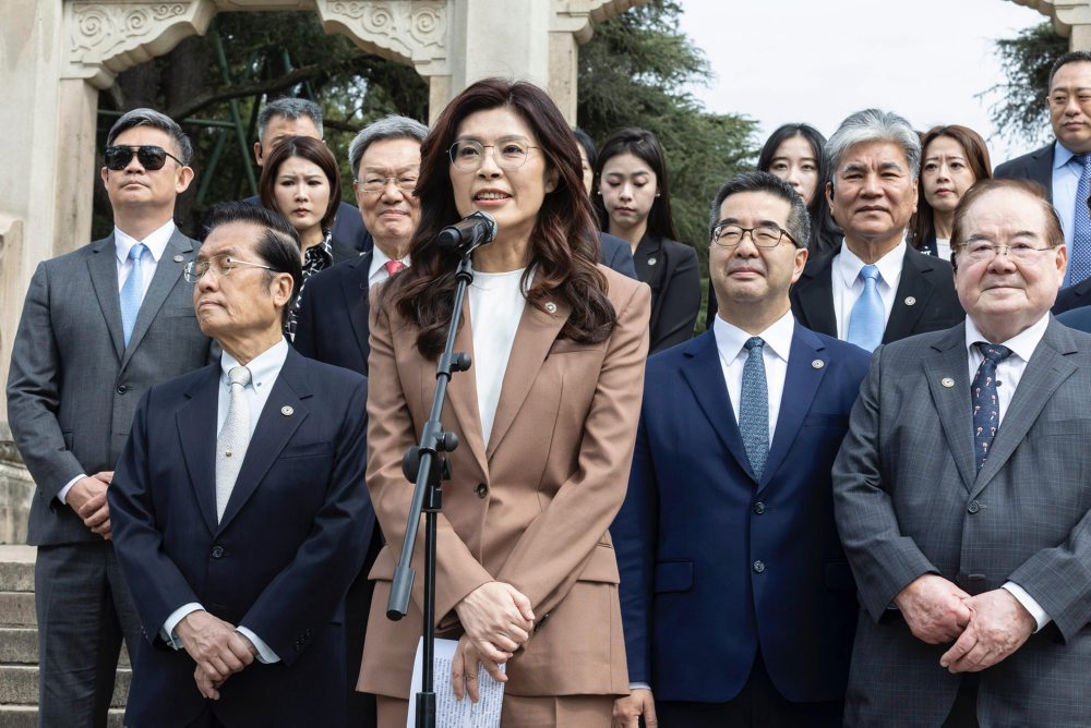 Do Číny po desiatich rokoch pricestovala líderka taiwanského Kuomintangu