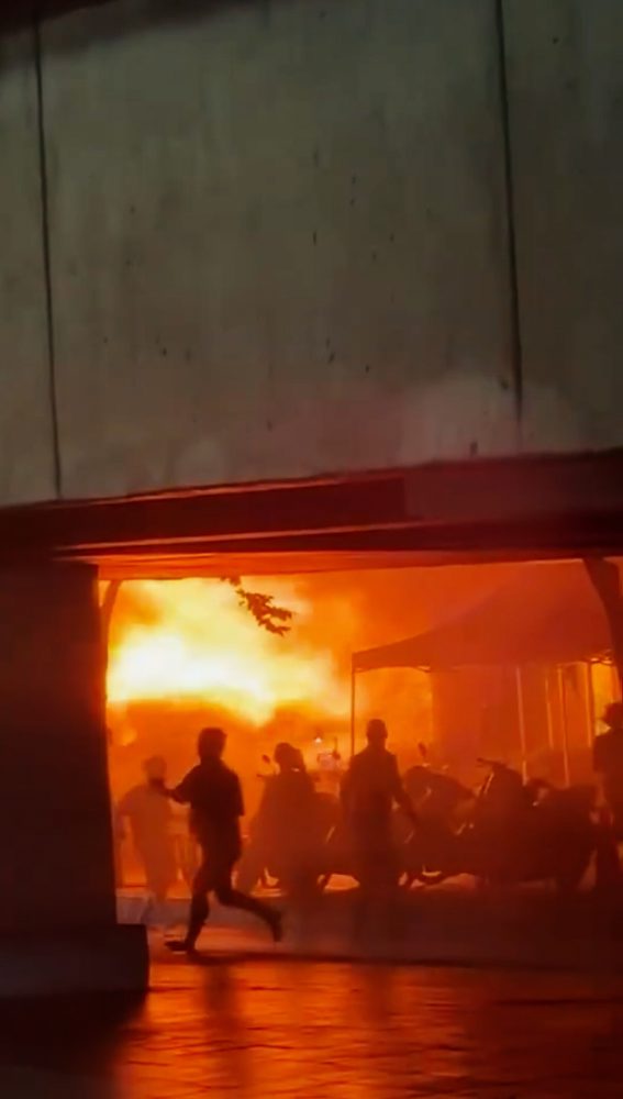 Požiar v bare v thajskom Bangkoku si vyžiadal najmenej 27 obetí