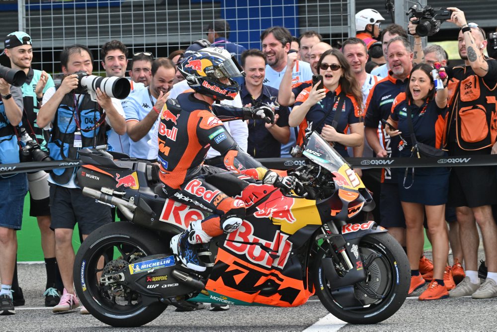 Španiel Pedro Acosta zvíťazil v šprinte na nedeľňajšiu Veľkú cenu Thajska