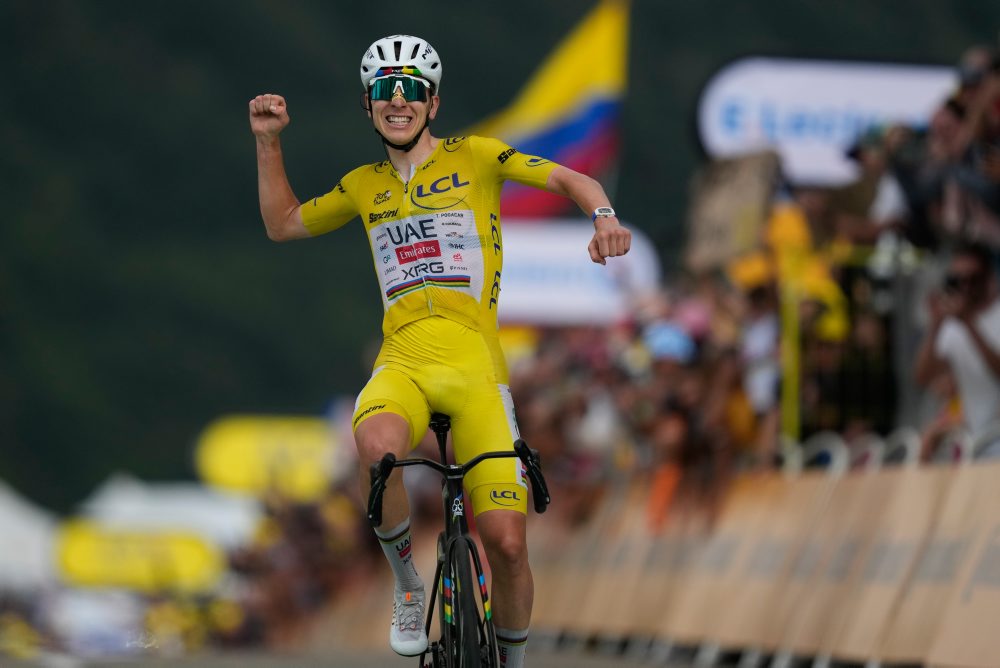 Slovinec Tadej Pogačar vyhral 14. etapu cyklistických pretekov Tour de France, zvýšil náskok v celkovom poradí